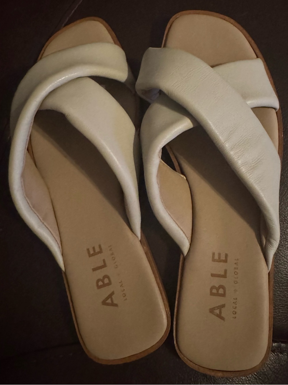 NWOT ABLE Tan-Cream Crisscross Padded Slide Sandals, Size 5